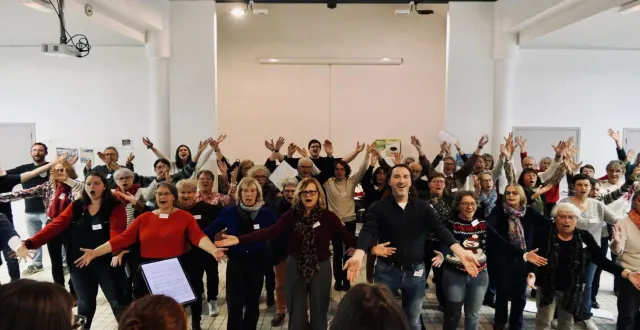 photo  comédiens et choristes sont impatients de monter sur scène.  &copy;  la compagnie du c(h)oeur 