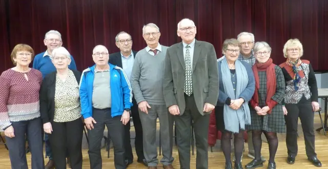 photo  le nouveau bureau de générations mouvement, présidé par maurice brosse, a été élu lors de l’assemblée générale à la salle polyvalente.  &copy;  le maine libre 