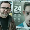 photo claude saussereau, coprésident fondateur du festival, devant l’affiche de la 23e édition, réalisée par christophe pinto, d’après le film lauréat l’an dernier, wesh rimbaud, de dimitri lucas.