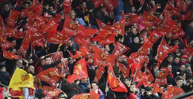 photo  l’ambiance du derby sera bouillante ce samedi au stade marie-marvingt. un rendez-vous qui rappelle des souvenirs aux anciens du club manceau.  &copy;  archives le maine libre - denis lambert 
