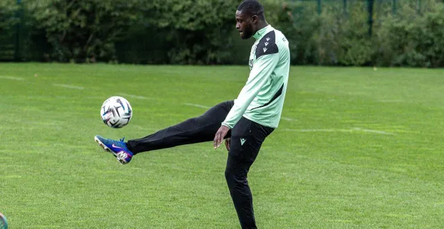 photo  mohamed kaba devrait commencer au milieu du terrain.  &copy;  baptiste mura 