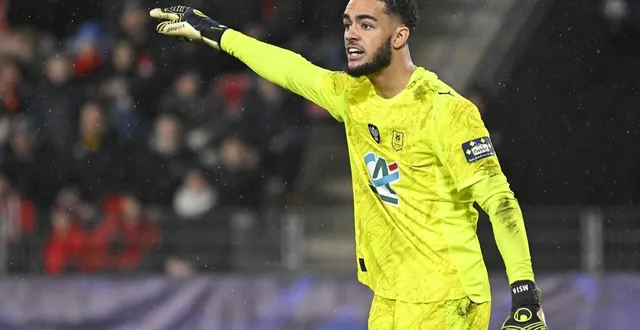 photo  en l’absence de brice samba, non convoqué par habib beye, mathys silistrie devrait garder le but du stade rennais à lens.  &copy;  vincent michel / ouest-france 