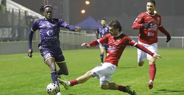 photo  abdraman toure et ses partenaires devront retrouver plus d’efficacité, car les occasions seront sans doute moins nombreuses face au leader vendéen.  &copy;  philippe josselin 