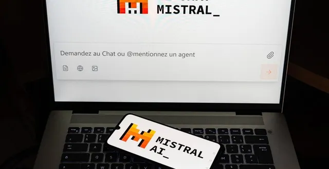 photo  le logo de mistral ai devant un écran affichant le chat, en janvier 2025.  &copy;  jean-marc barrere / hans lucas via afp 