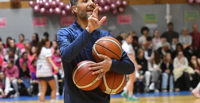 photo  nadir naidji.  &copy;  co - michel durigneux 