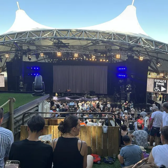 photo le théâtre de verdure peut accueillir 5 000 spectateurs  ©  photo le maine libre