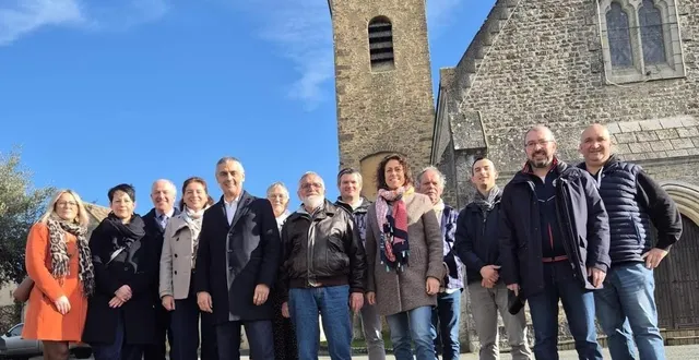 photo  la liste de daniel chevalier, qui s’entoure de trois nouveaux colistiers.  &copy;  ensemble pour juigné 