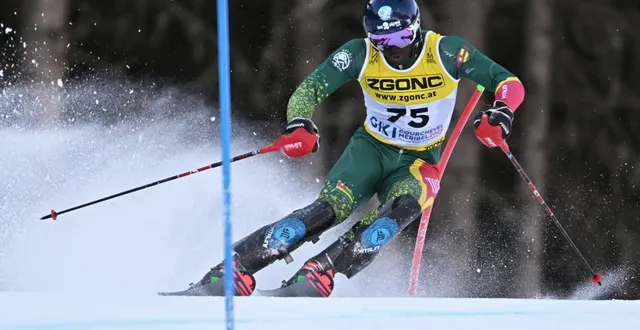 photo  nathan tchibozo, ici lors du slalom de courchevel en 2023, a mené la délégation béninoise lors de la cérémonie d’ouverture des jeux olympiques d’hiver 2026.  &copy;  fabrice coffrini / afp 