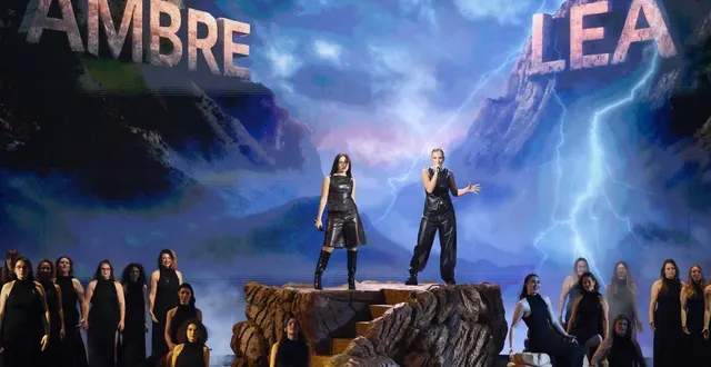 photo  ambre et léa s’affronteront en finale de la « star academy ».  &copy;  laurent vu 