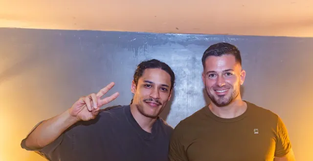 photo  david robert (à droite) (ici en compagnie du chanteur hatik) veut créer « une synergie » entre les établissements de nuit qu’il possède.  &copy;  photo @elaarts79 