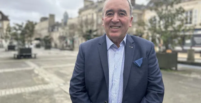 photo  olivier toussaint est le sixième candidat à se présenter aux élections municipales à alençon.  &copy;  ouest-france 