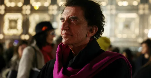 photo  le président de l’institut du monde arabe, jack lang, assiste à une manifestation de l’association de femmes 