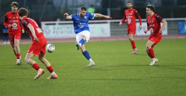 photo  auteur du 4e but de l’us avranches (manche), kenny herbin a contribué au festival offensif de son équipe (5-2) contre saumur (maine-et-loire), samedi 7 février 2026.  &copy;   jean-louis rault 
