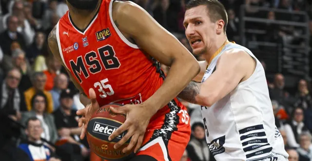 photo  tashawn thomas a une nouvelle fois été plus que solide pour aider le msb à l’emporter.  &copy;  le maine libre - denis lambert 