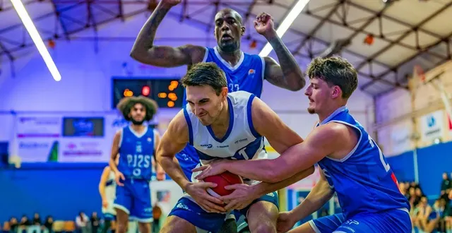 photo  les manceaux de la jalt ont chuté pour la première depuis plus d’un an et demi dans leur antre contre gravenchon.  &copy;  arnaud despelchain 