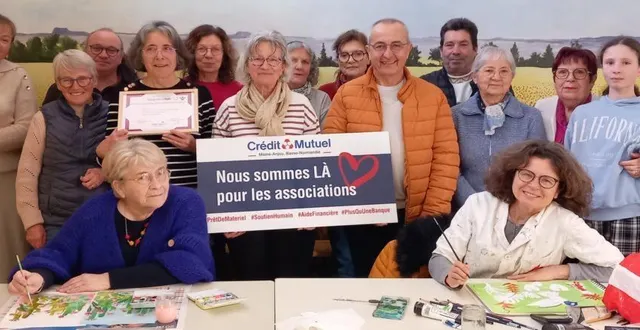 photo  la remise du chèque s’est déroulée à la salle coquelicots de roëzé-sur-sarthe.  &copy;  le maine libre 