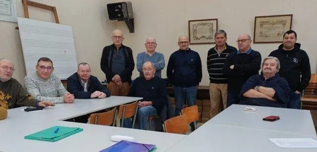 photo  un bureau et des adhérents mobilisés pour la saison 2026  &copy;  le maine libre 