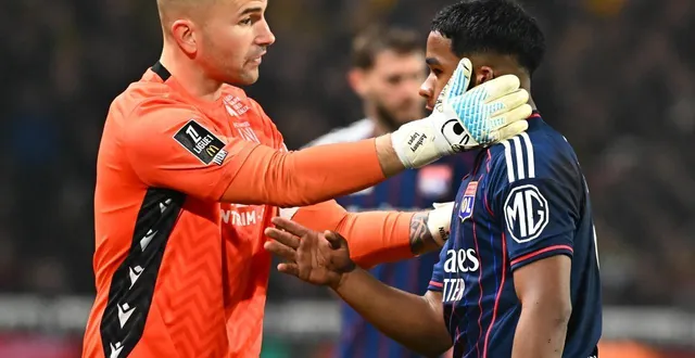 photo  le capitaine et gardien de but du fc nantes anthony lopes en fin de match.  &copy;  franck dubray / ouest france 