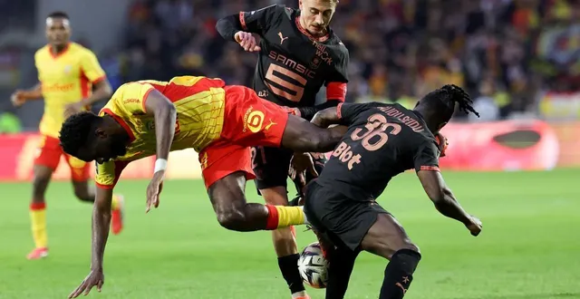 photo  valentin rongier et alidu seidu, ici au duel avec odsonne edouard, ce samedi 7 février à lens (3-1).  &copy;  françois lo presti/afp 