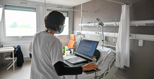 photo  au centre hospitalier de cholet, dans le service oncologie. photo d’illustration.  &copy;  franck dubray, archives ouest-france 