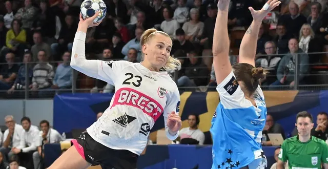 photo  annika lott face au csm bucarest lors du match aller en septembre.  &copy;  loïc l’huillier 