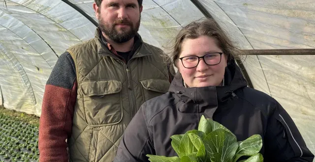 photo  emmanuel et ekaterina derouche sont maraîchers dans la sarthe.  &copy;  yanne boloh 