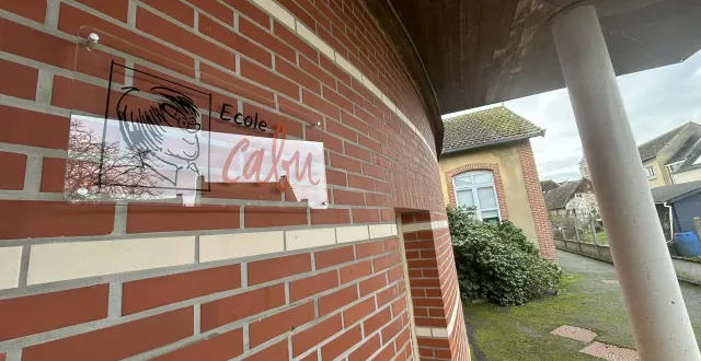 photo  samedi 7 février 2026, nogent-le-bernard. l’école de nogent-le-bernard vient d’être baptisée cabu, du nom du caricaturiste et journaliste tué dans l’attentat de charlie hebdo en janvier 2015. c’est la première école de france à porter son nom.  &copy;  le maine libre 