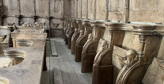 photo  la restauration des stalles de la collégiale saint-aubin de blaison-gohier (maine-et-loire) pourrait être financée grâce au soutien de la fondation de la sauvegarde de l’art français.  &copy;  ouest-france 