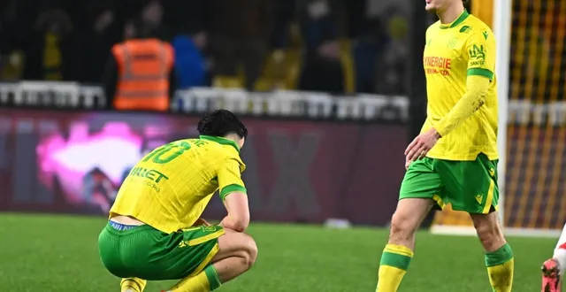 photo  l’énorme déception de johann lepenant et matthis abline à l’issue de cette nouvelle défaite nantaise.  &copy;  franck dubray / ouest france 