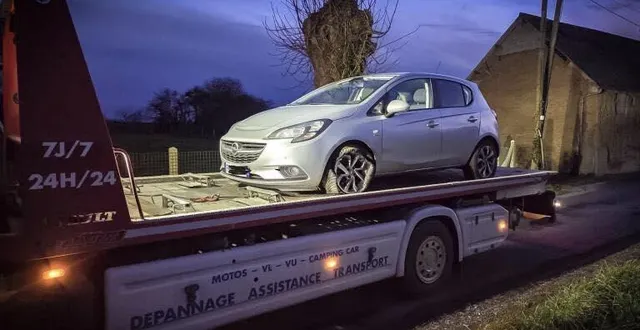 photo  le véhicule a été immobilisé par les gendarmes.  &copy;  gendarmerie de la manche 
