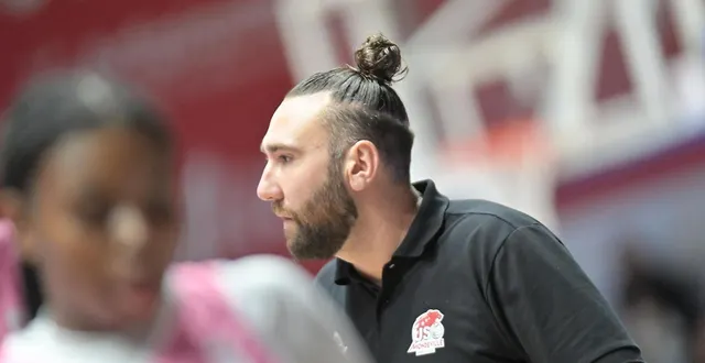 photo  morgan debrosse a encore et toujours du pain sur la planche, des choses à rabâcher.  &copy;  guillaume marie 