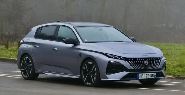 photo  une face avant discrètement retouchée constitue la plus grosse modification de ce restylage. pour le reste, la 308 reste une voiture dynamique et confortable, dégageant un bel agrément de conduite.  &copy;  jean-rémy macchia, ouest-france 