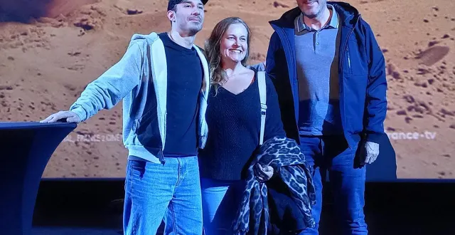 photo  le comédien s’est prêté au jeu des selfies avec beaucoup de plaisir.  &copy;  ouest-france 