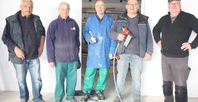photo  l’équipe technique de fontaine des auteurs, à bégrolles-en-mauges, avec de gauche à droite jean-yves lefort, référent, claude rousseau, jean-luc martin, bruno lefort et lionel laigle (absents bernard sautejeau et gérard martin).  &copy;  ouest-france 