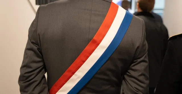 photo  le maire de vincly, village du pas-de-calais, a été agressé par l’un de ses administrés sur la voie publique dimanche 8 février 2026 et une enquête a été ouverte pour violences, a appris l’agence france-presse (afp) de sources concordantes. photo d’illustration.  &copy;  jean-marc barrere / hans lucas via afp 