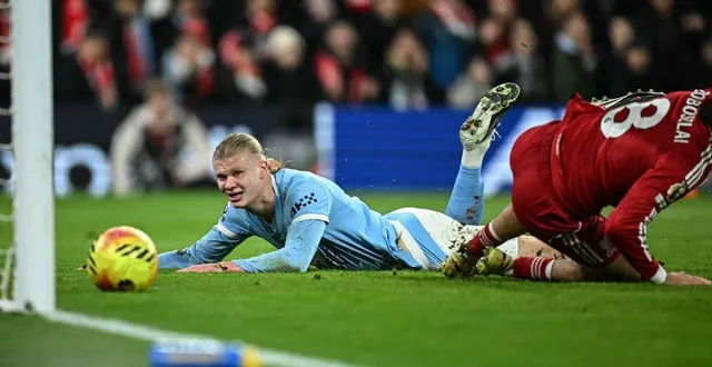 photo  manchester city a renversé liverpool ce dimanche 8 février.  &copy;  afp / paul ellis 