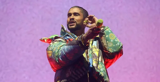 photo  bad bunny sur la scène coachella lors du festival coachella valley music and arts festival 2023, le 14 avril 2023 à indio, en californie.  &copy;  frazer harrison / afp 