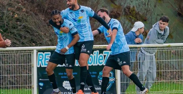 photo  les joueurs de la js coulaines ont marqué quatre buts à dix contre onze face à la suze, dimanche 8 février (r1).  &copy;  arnaud despelchain 
