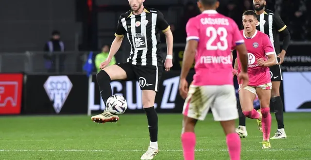 photo  foot l1 angers sco-toulouse  &copy;  co michel durigneux 