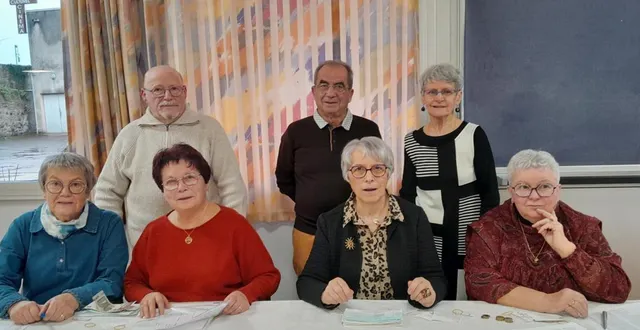 photo  les membres du bureau d’au fil de loire, lors de l’assemblée générale, vendredi.  &copy;  ouest-france 