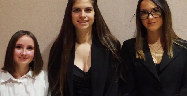 photo  camille edet, zoé delpierre et zoé chenais seront les nouvelles miss de champagné.  &copy;  le maine libre 