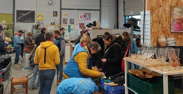 photo  les visiteurs ont été nombreux à se rendre à l’ecocyclerie loire layon aubance et découvrir la belle boutique.  &copy;  co 