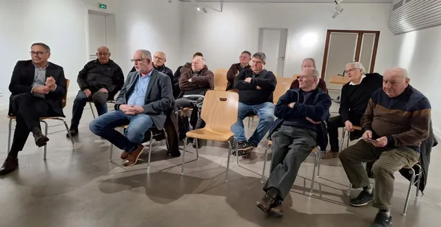 photo  les participants à l’assemblée générale de l’association.  &copy;  co 