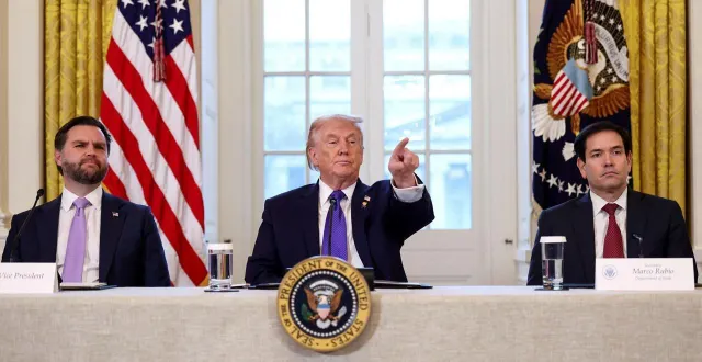photo  donald trump lors d’une conférence de presse à la maison-blanche, le 9 janvier, entouré du vice-président jd vance (gauche) et du secrétaire d’état marco rubio.  &copy;  kevin lamarque, reuters 