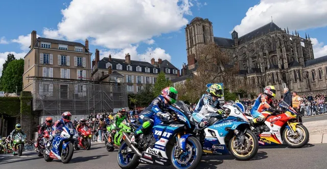 photo  la parade a réuni plus d’un millier de personnes dans les rues du mans en 2025.  &copy;  le maine libre - xavier sarrat 