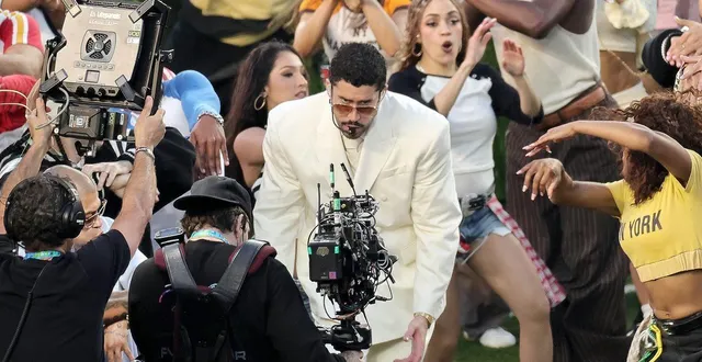 photo  bad bunny lors de la mi-temps du superbowl le 8 février 2026.  &copy;  neilson barnard / afp 