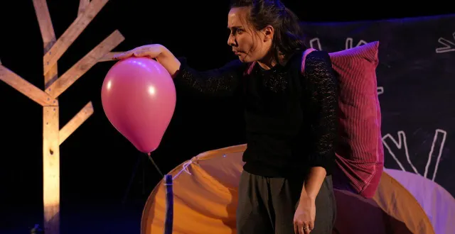 photo  tendresse et poésie avec la moufle, le jeudi 18 février à 10 h 30.  &copy;  stéphane blouin 