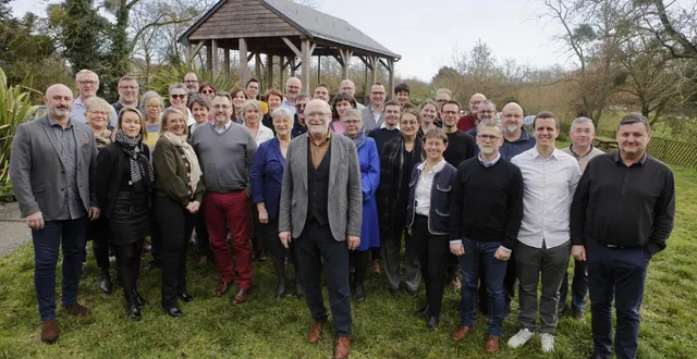 photo  les 45 candidatures de la liste cultivons loire-authion, construire pour demain, menée par jean-charles prono. il manque néanmoins sur la photo : paul-emmanuel devillers, audrey doin, bernadette gasnault et caroline pousset-bougère.  &copy;  co 