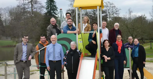 photo  le maire sortant de saint-denis-sur-sarthon, guillaume julien, présente sa liste ensemble pour saint-denis-sur-sarthon.  &copy;  ensemble pour saint-denis-sur-sarthon 