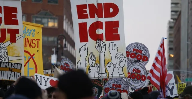 photo  une manifestation contre la police de l’immigration américaine (ice) à new york, aux états-unis, le 23 janvier 2026.  &copy;  deccio serrano / nurphoto via afp 
